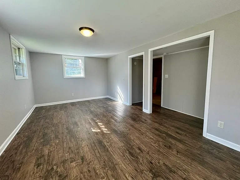 701 Dell Ln — Photo 14