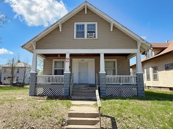 1212 Glenhurst Ct, Rock Island, IL 61201