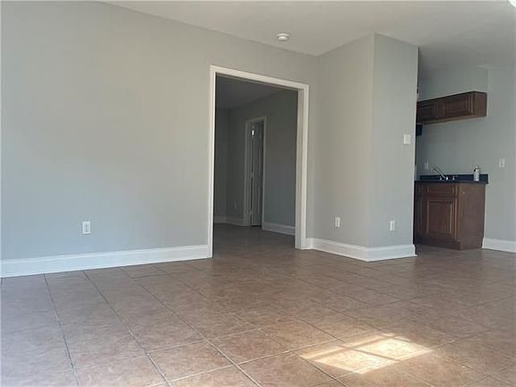 2nd image of 2639 Dreux Ave #103