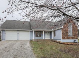 907 N Jackson St, Raymore, MO 64083