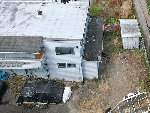 5th image of 320 NW 85th Street