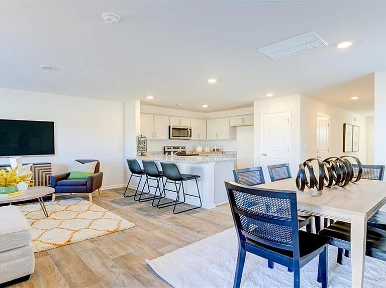 1408 Maltese Ln — Photo 4