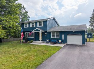 30 Rusty Ln, Rochester, NY 14626
