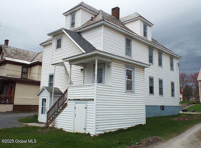 2nd image of 119 W Main Street