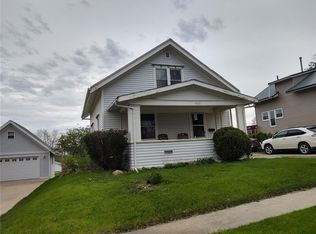 1905 10th Ave, Belle Plaine, IA 52208