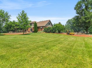 416 Woodland Meadow Ct, Valparaiso, IN 46385