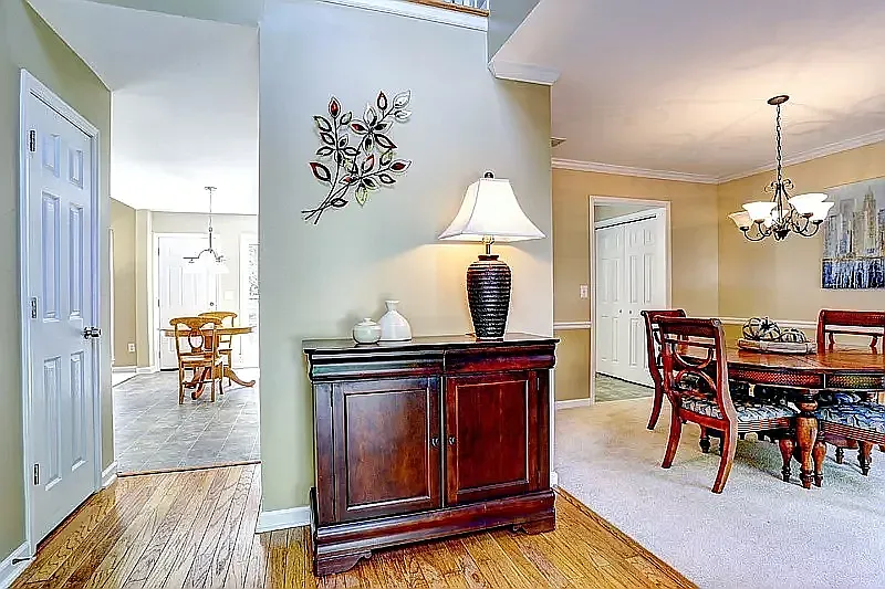3 bed, 1998 sqft, $2,650 — Photo 3