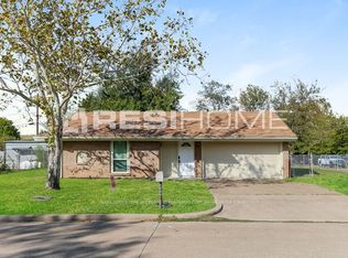 809 Bowie Dr, Midlothian, TX 76065