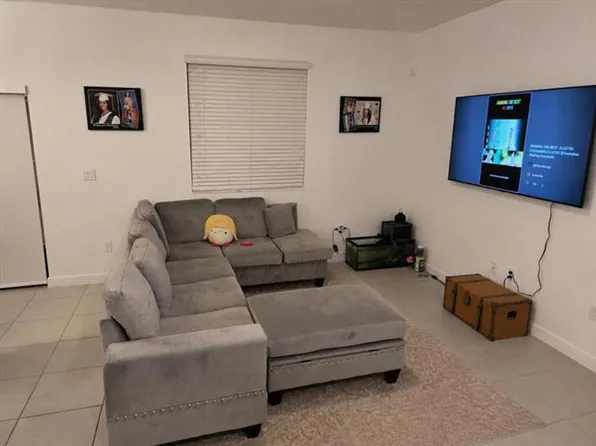 237 SW 159th Way, Hollywood, FL
