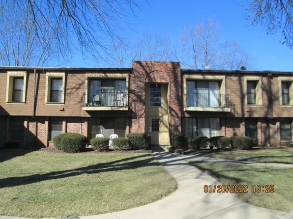 328 Chapel Ridge Dr APT C, Hazelwood, MO 63042