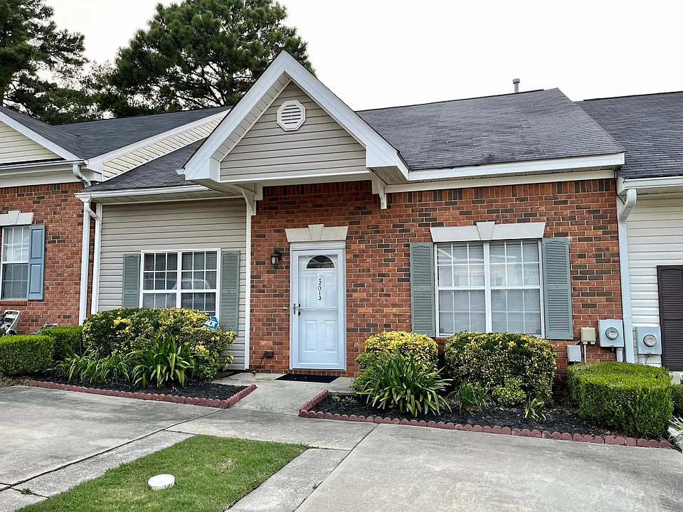 2013 Helmsdale Ln