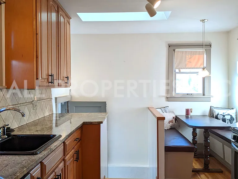 557 S Race St — Photo 23