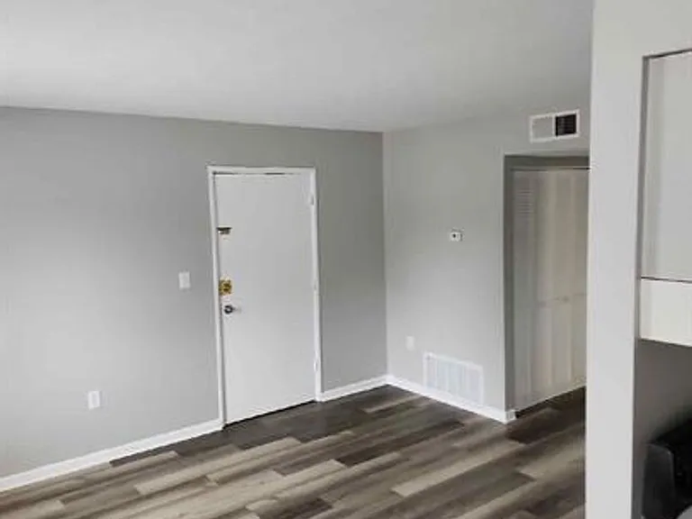 4900-4903 Saddlebrook Ln — Photo 32