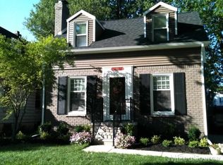 1633 Hampton Rd, Grosse Pointe Woods, MI 48236