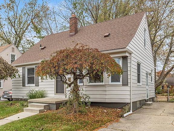 3rd image of 1542 Catalpa Dr