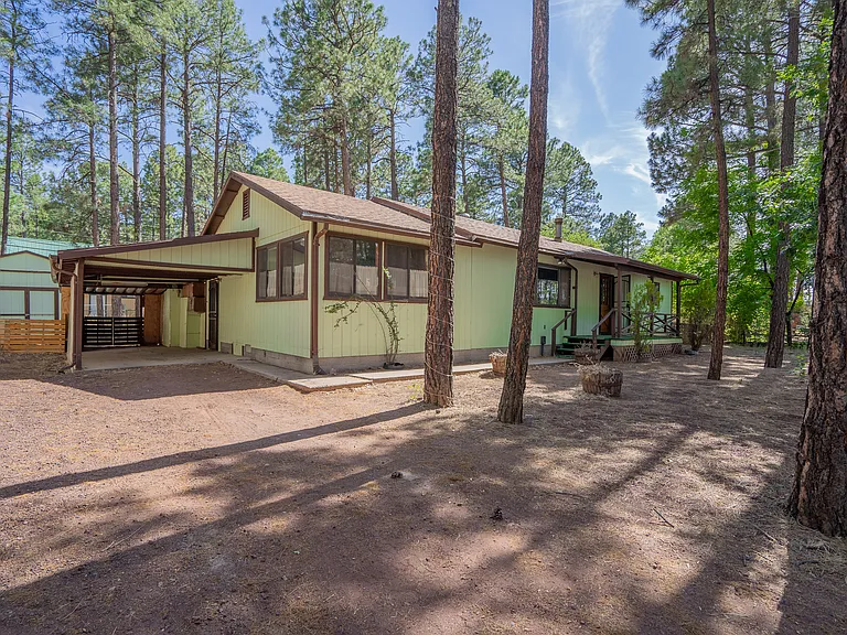 5383 Glenwood Ln — Photo 2