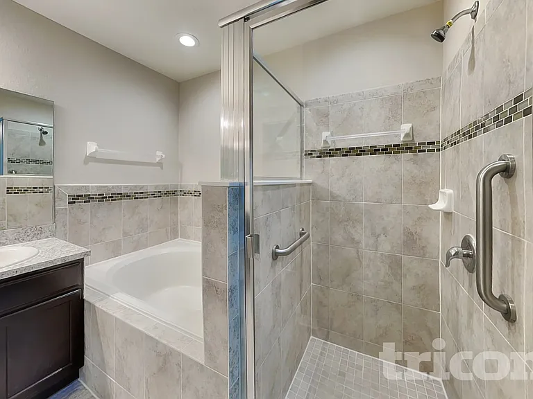 505 Interlock St — Photo 8