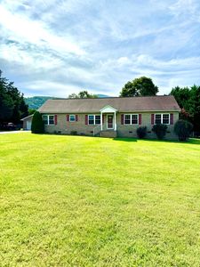 105 Big Cedar Dr, Hot Springs, VA, 24445