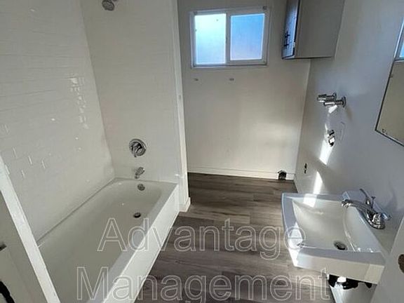 5th image of 193 E Starcrest Dr