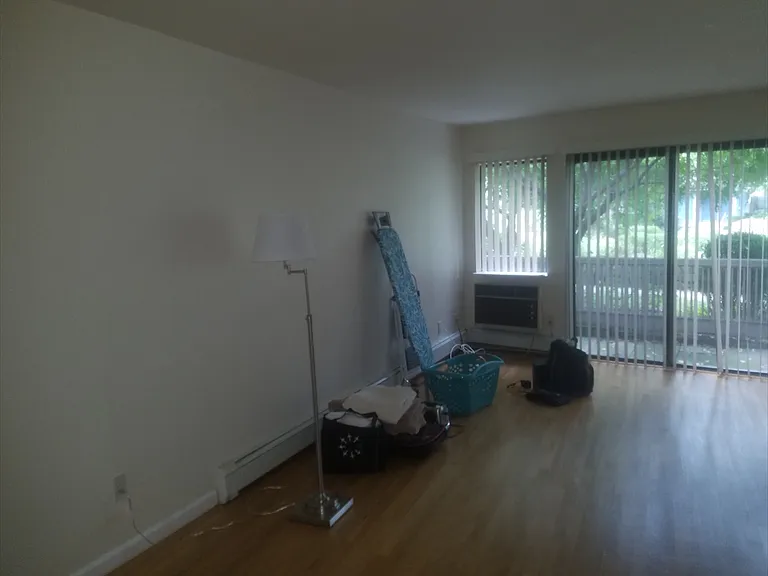 1465 E Putnam Ave #331 — Photo 8