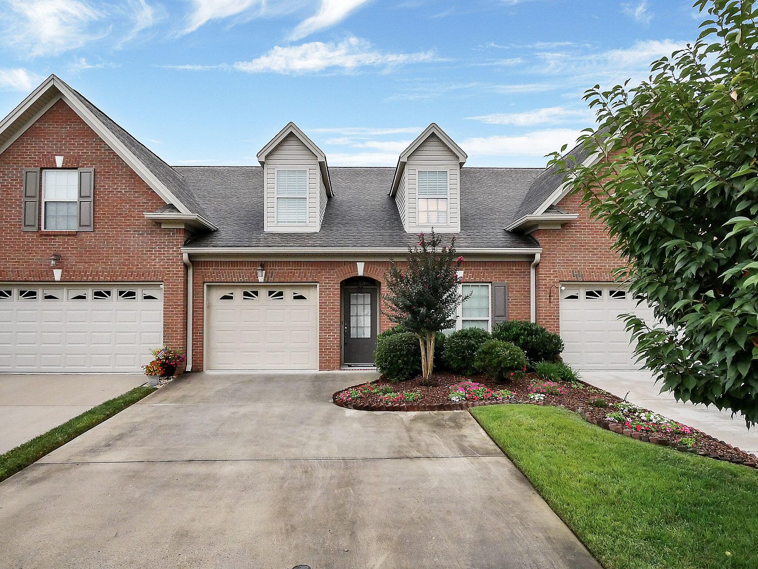 933 Lenox Cove Pl, Hixson, TN 37343 Zillow