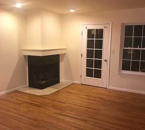 4th image of 305 Undercliff Ave #305