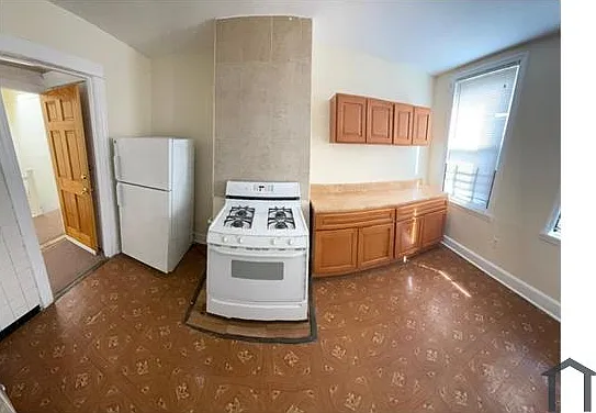 457 Milford St #2 — Photo 7