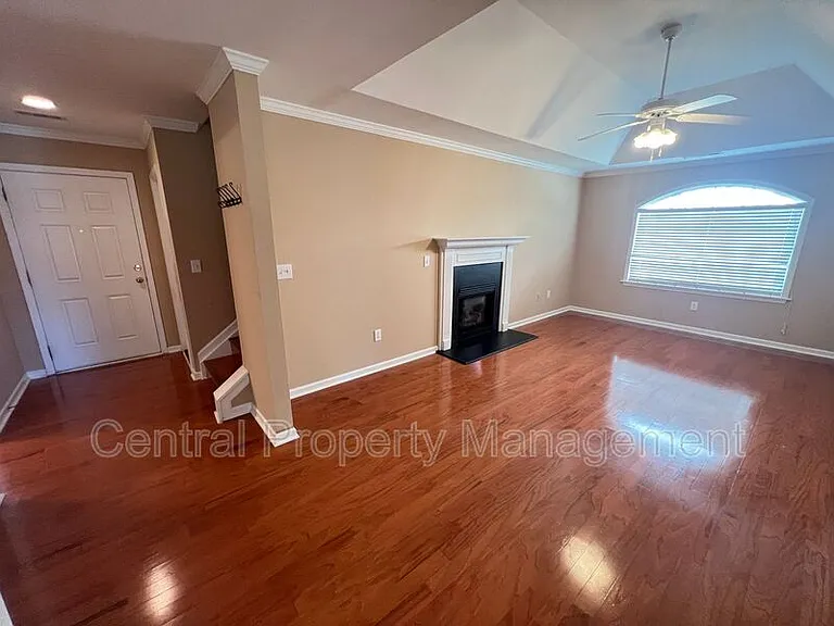 409 Falling Rock Way — Photo 4