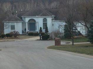 6412 Locust St, Shawnee, KS 66218