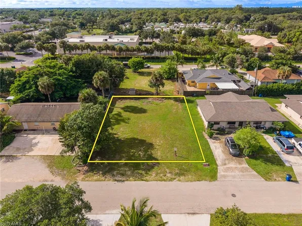 11440 Tangerine DR, BONITA SPRINGS, FL 34135