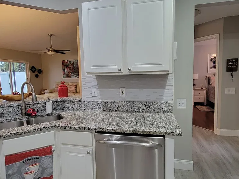 12523 Midpointe Dr — Photo 6