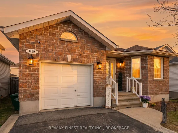 1469 Birchwood Dr, Kingston, ON K7P 3H3