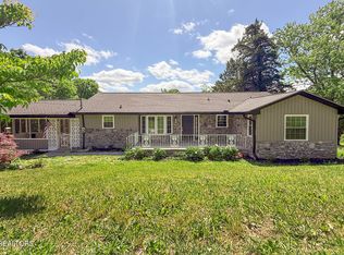 2010 Martha Berry Dr, Knoxville, TN 37918