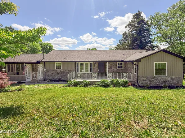 2010 Martha Berry Dr, Knoxville, TN 37918