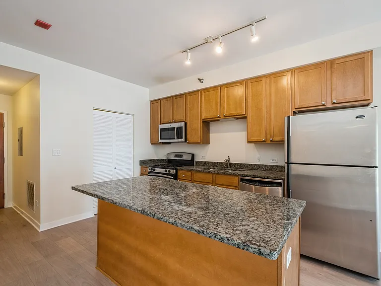 4350 N Broadway St #703 — Photo 6