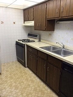 3rd image of 1033 Burnham Ave APT 202
