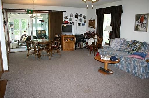5th image of 1097 Cherry Ave