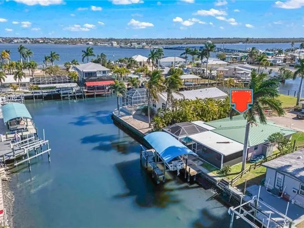 2556 Cay Cv, Matlacha, FL 33993