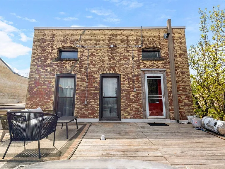 46 Irving St #2R — Photo 22