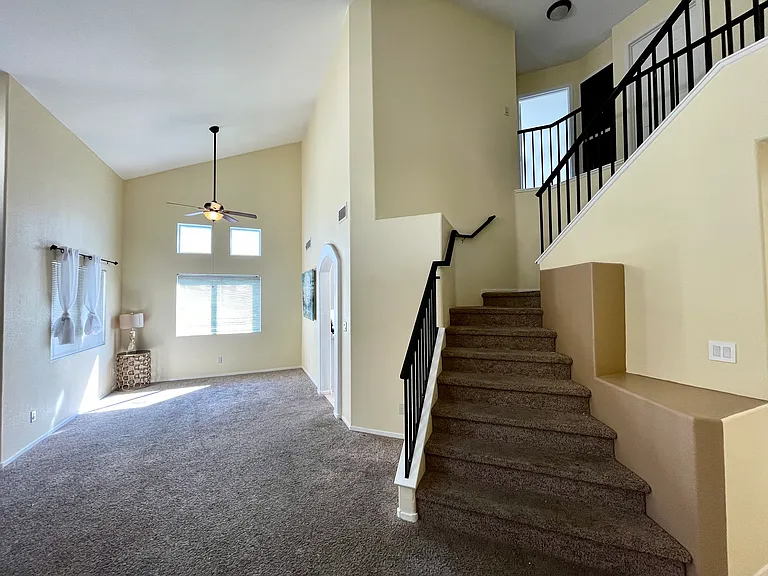 250 Camelback Ridge Ave — Photo 12