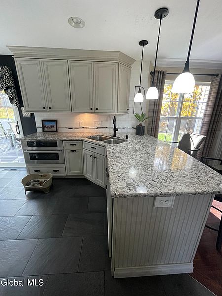 4th image of 227 S Springhurst Drive