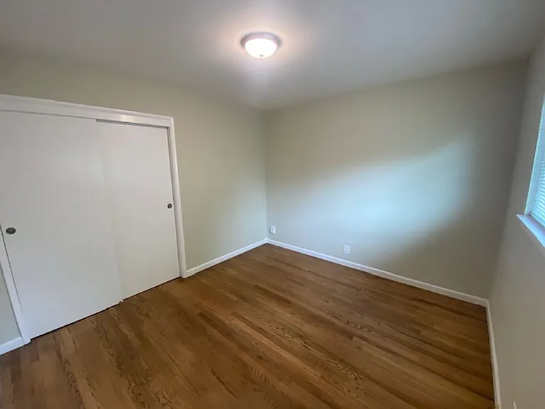 920 Crest Ave — Photo 36