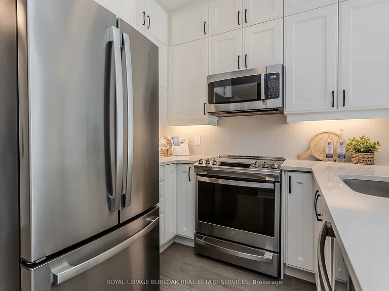 460 Gordon Krantz Ave #112 — Photo 8