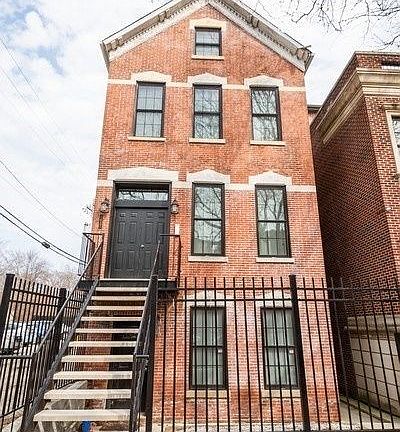 2nd image of 1837 N Wolcott Ave #2