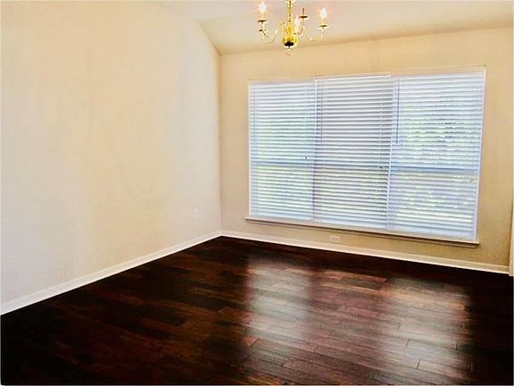 5th image of 15410 Redbud Dale Ct