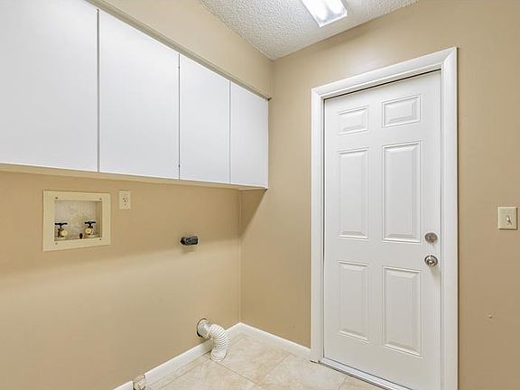 3rd image of 4043 Golfside Dr #4