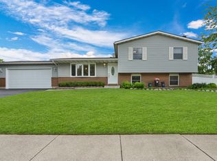 3290 Burr Oak Dr, Waukegan, IL 60087