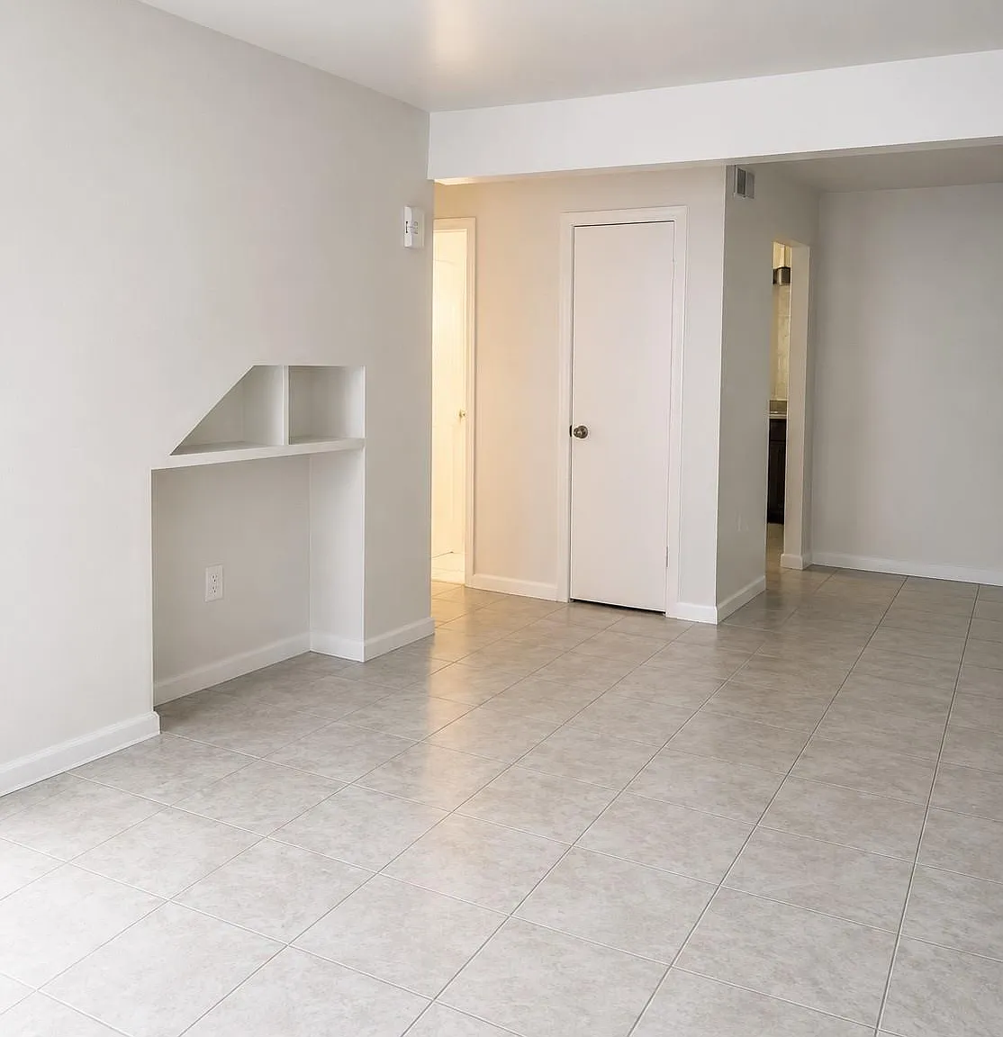 2 bed, 1.5 bath, 1236 sqft, $1,350 — Photo 2