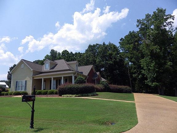 5th image of 1073 W Lakeshore Dr