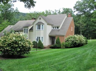48 Circle Ct, Hot Springs, VA 24445